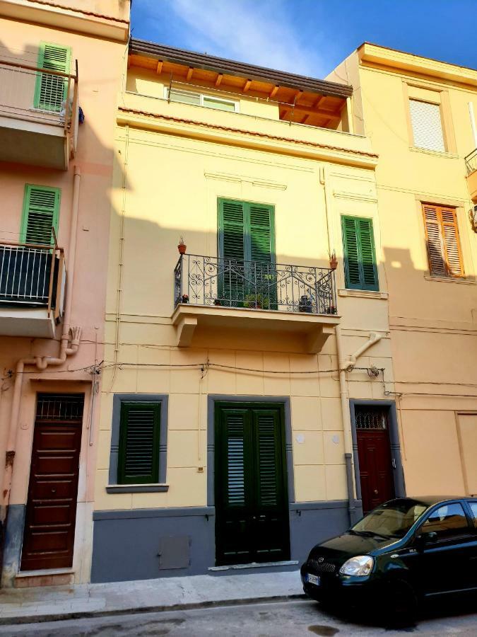 شقة Rifinito Bilocale In Centro, Casa Verdi, 2° Piano باغيريا المظهر الخارجي الصورة